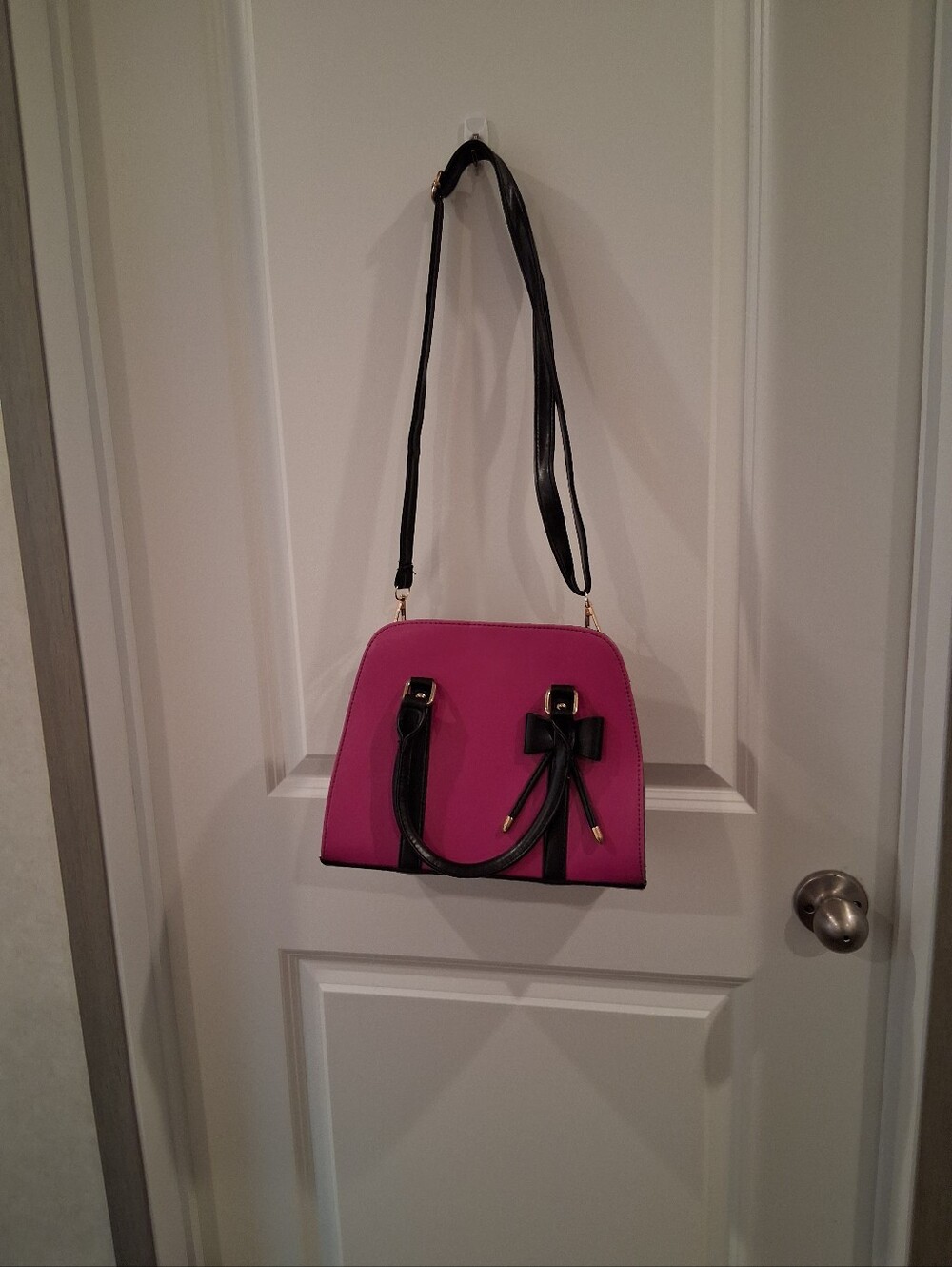 Women’s Pink Bow Accent Crossbody Satchel